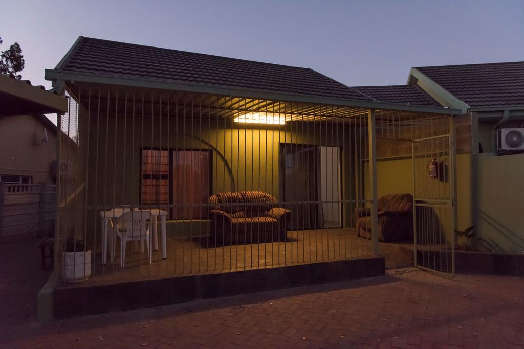 Unirift Bloemfontein Exterior foto